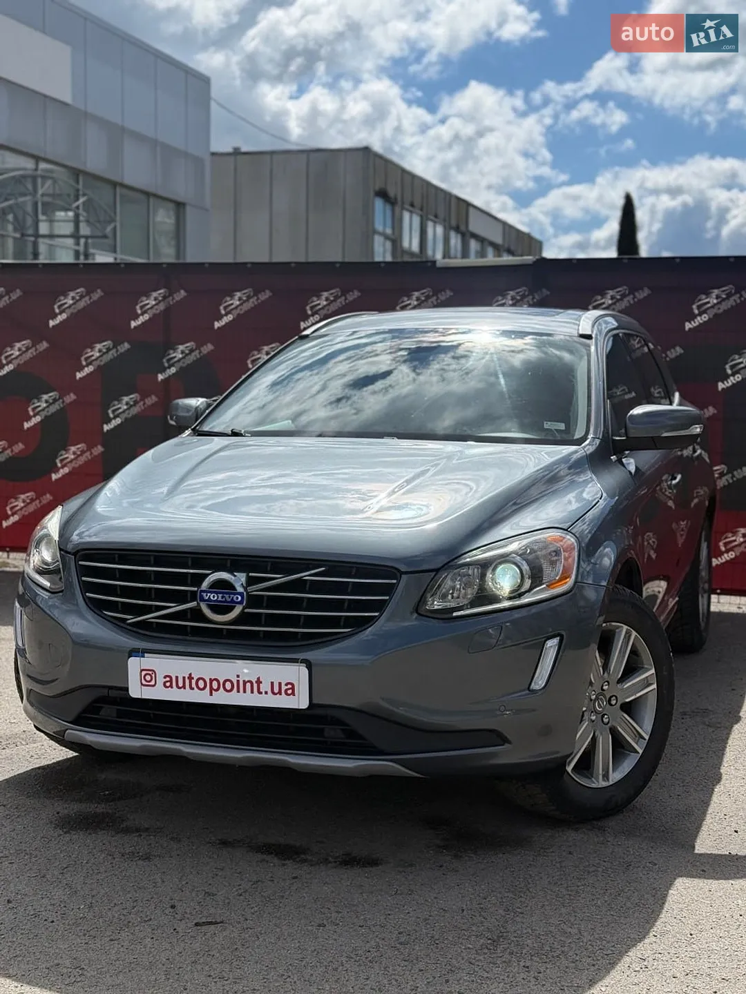2017 Volvo XC60 - фото 1