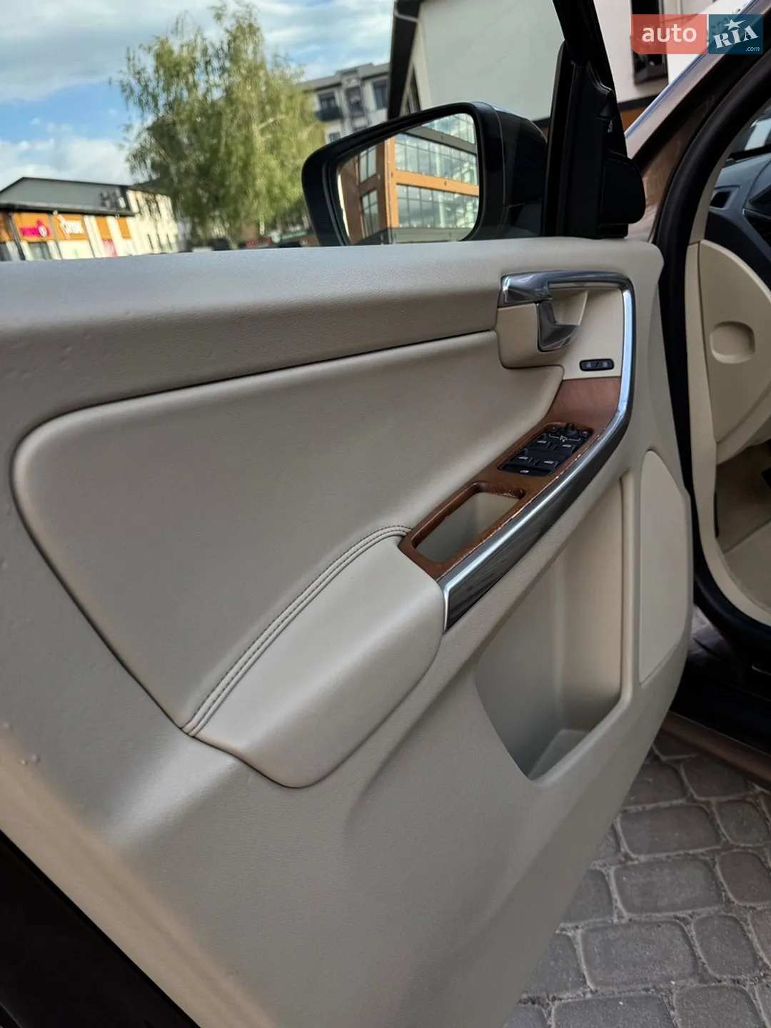 Volvo XC60 2014 VIN YV1DZ73CDF2636918 фото оголошення 18 з 51
