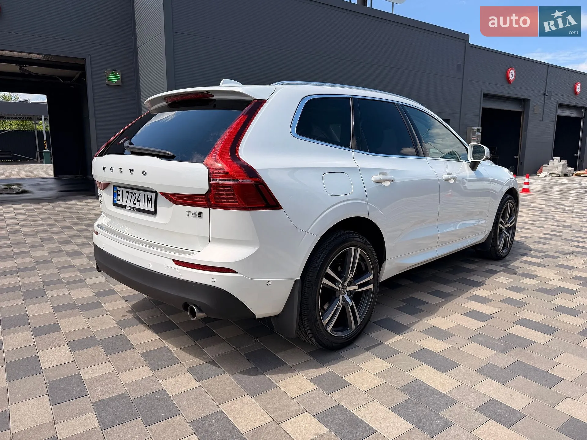 2018 Volvo XC60 - мініатюра 9
