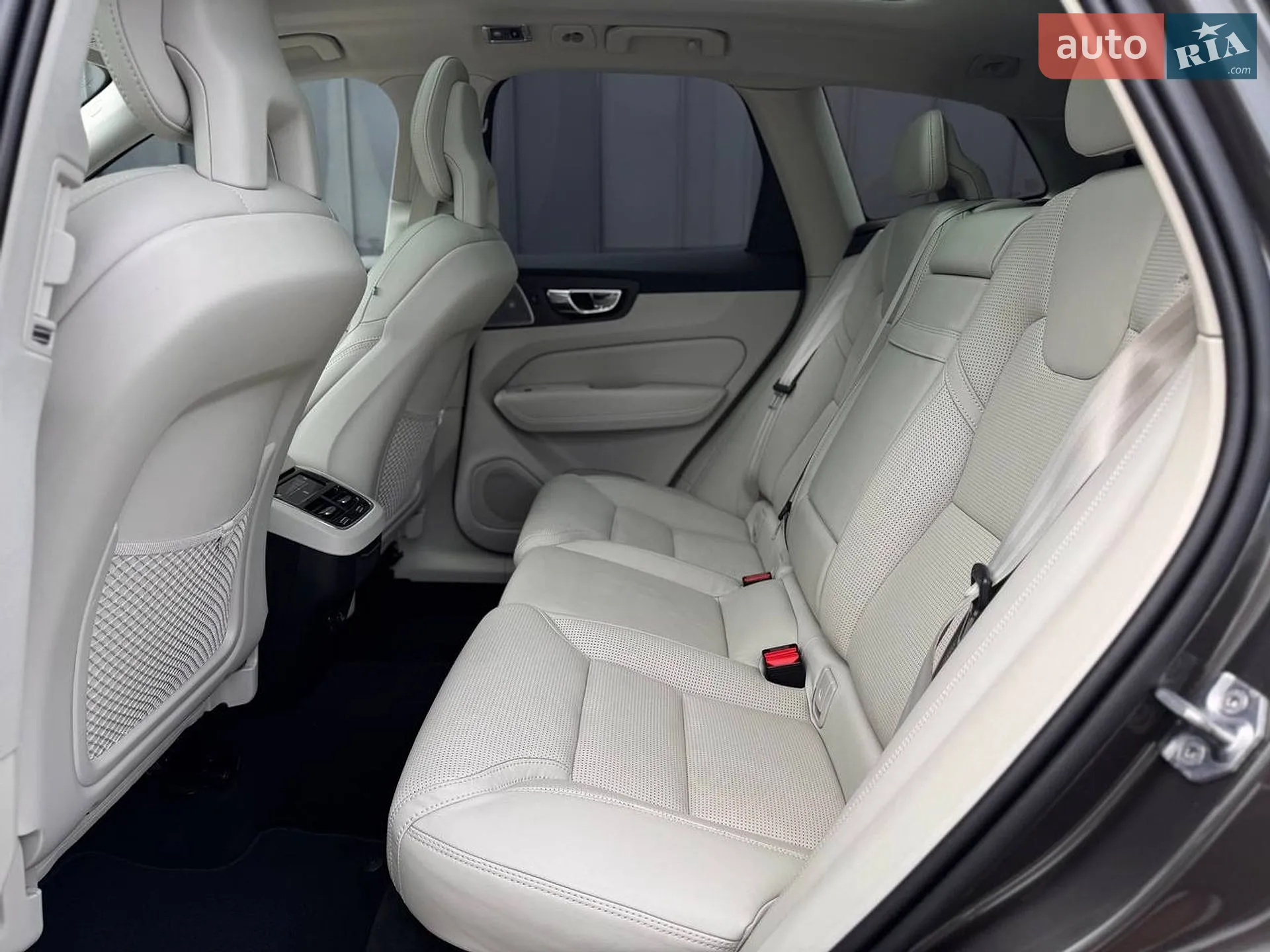 2018 Volvo XC60 - мініатюра 43