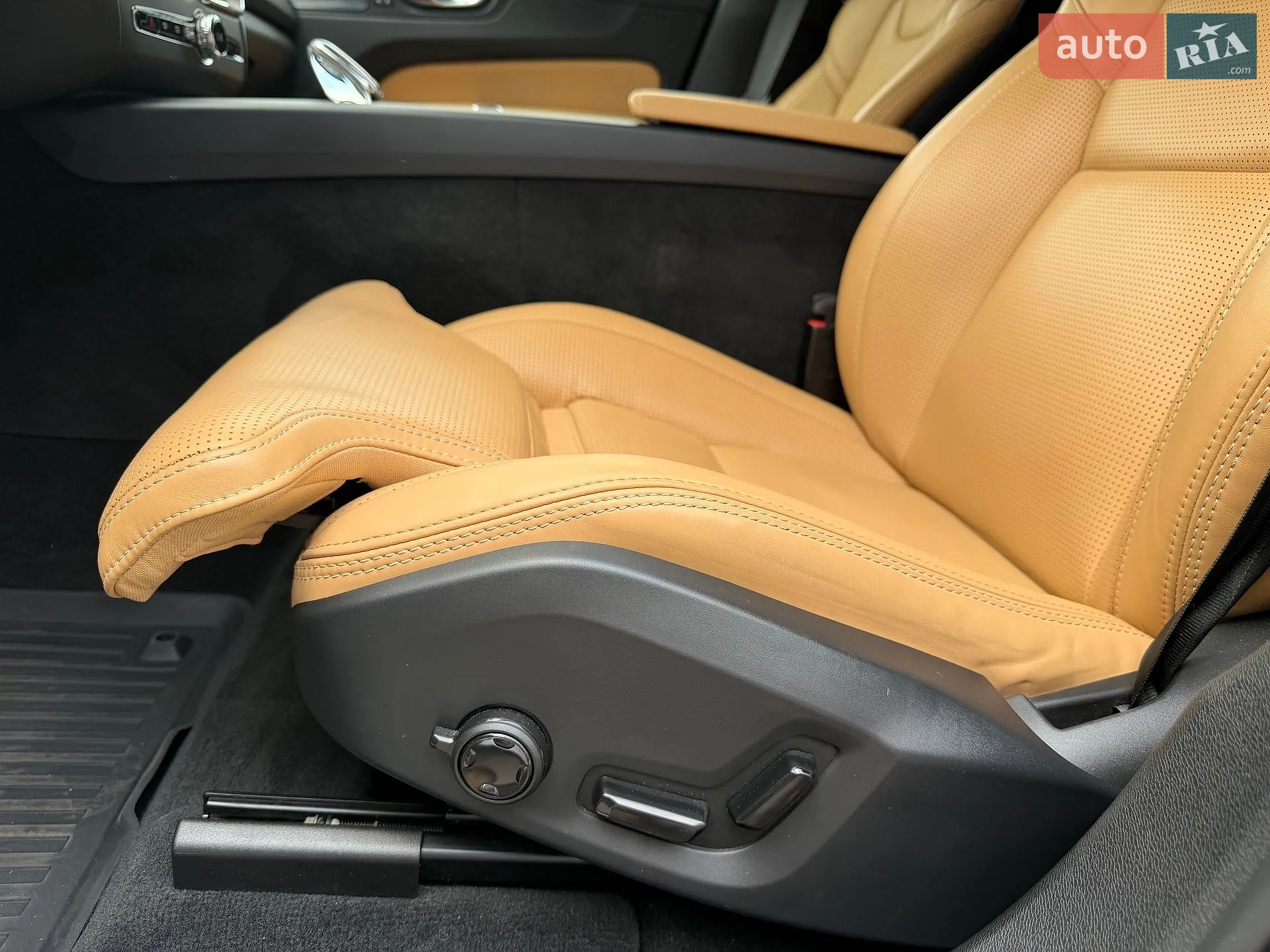 2023 Volvo XC60 - мініатюра 14