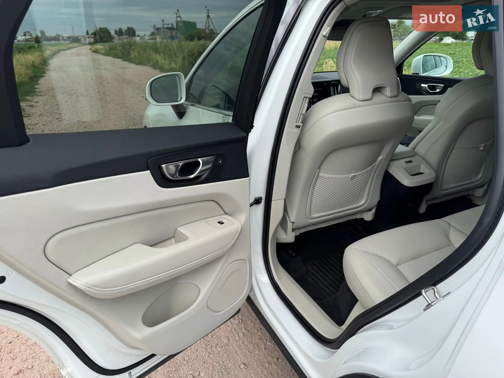 2021 Volvo XC60 - мініатюра 17