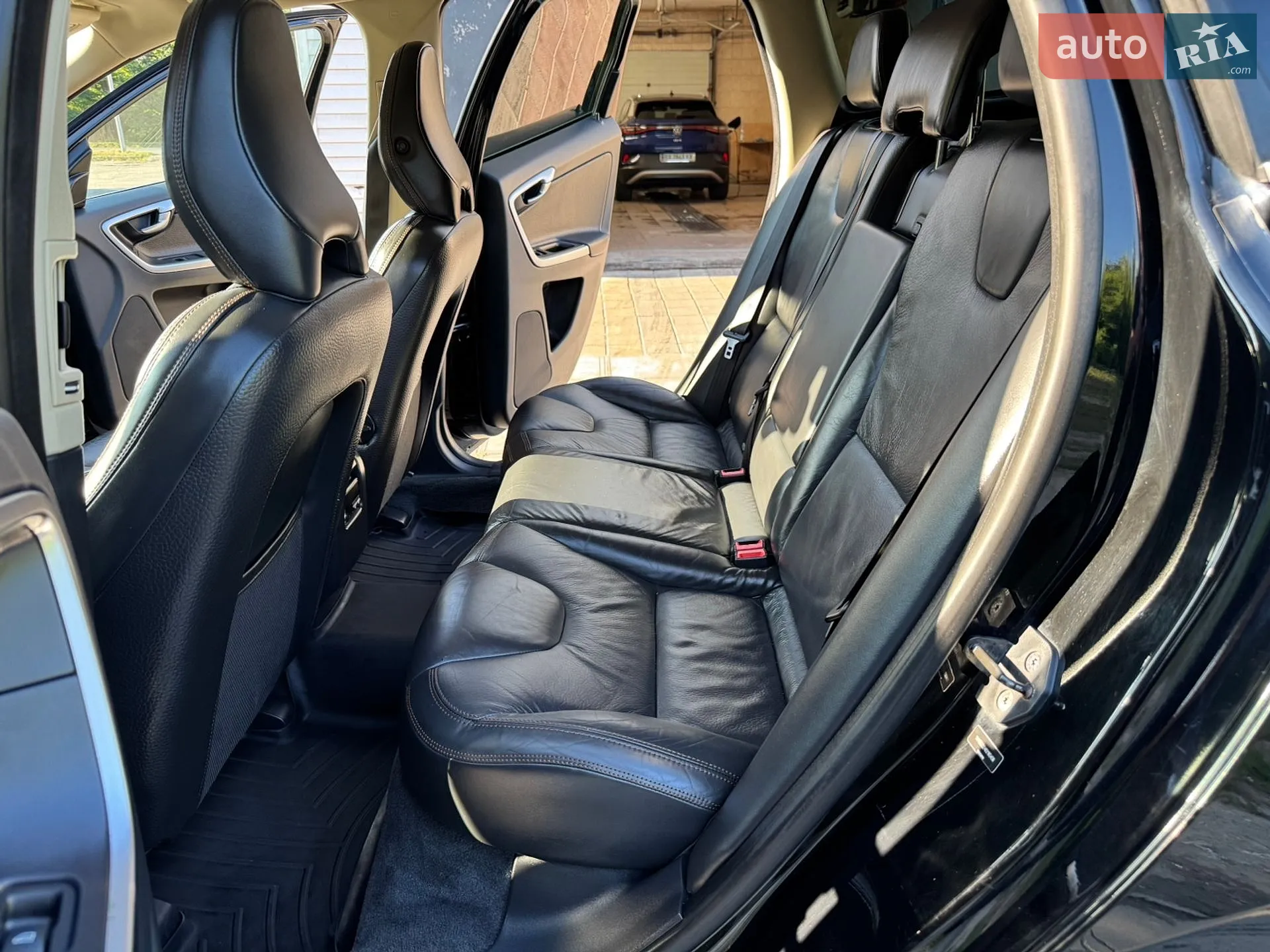 VOLVO XC60 2011 VIN YV4902DZ4B2185458 фото оголошення 32 з 61
