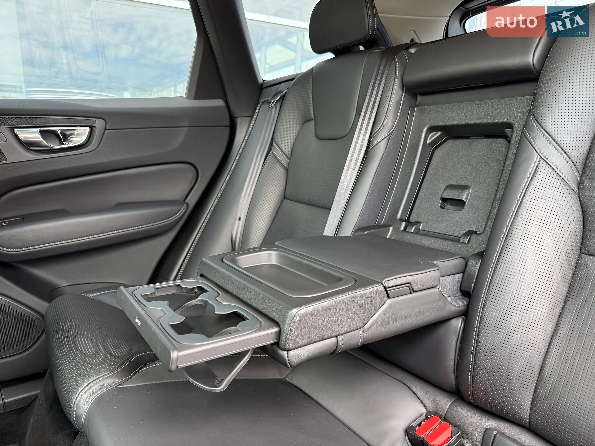 2019 Volvo XC60 - мініатюра 18