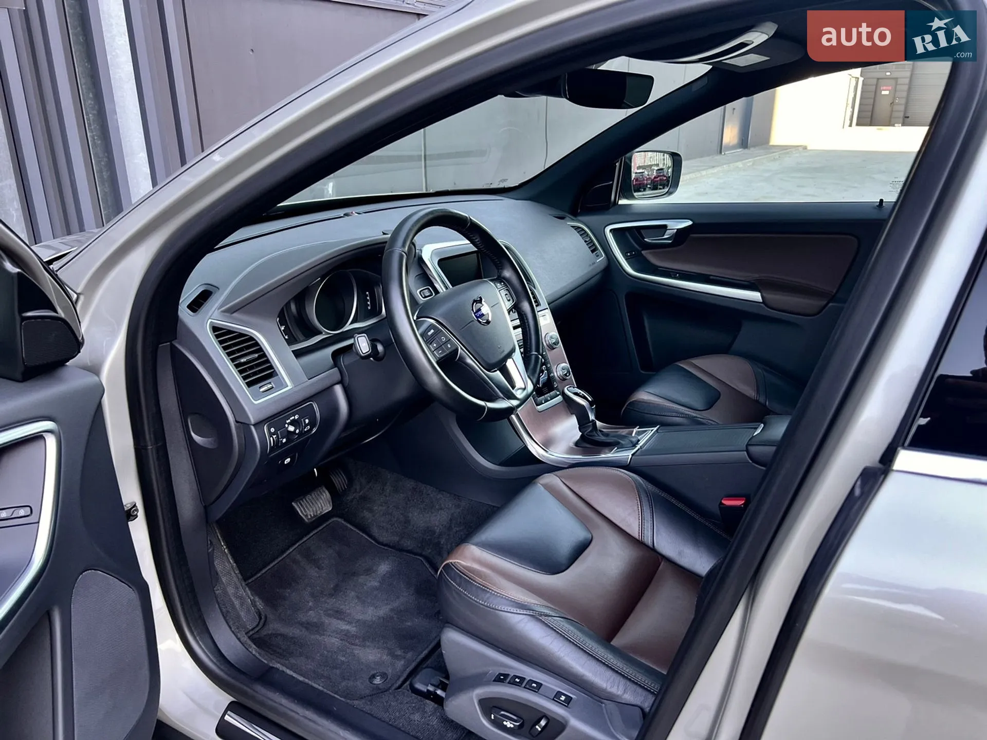 2017 Volvo XC60 - мініатюра 15