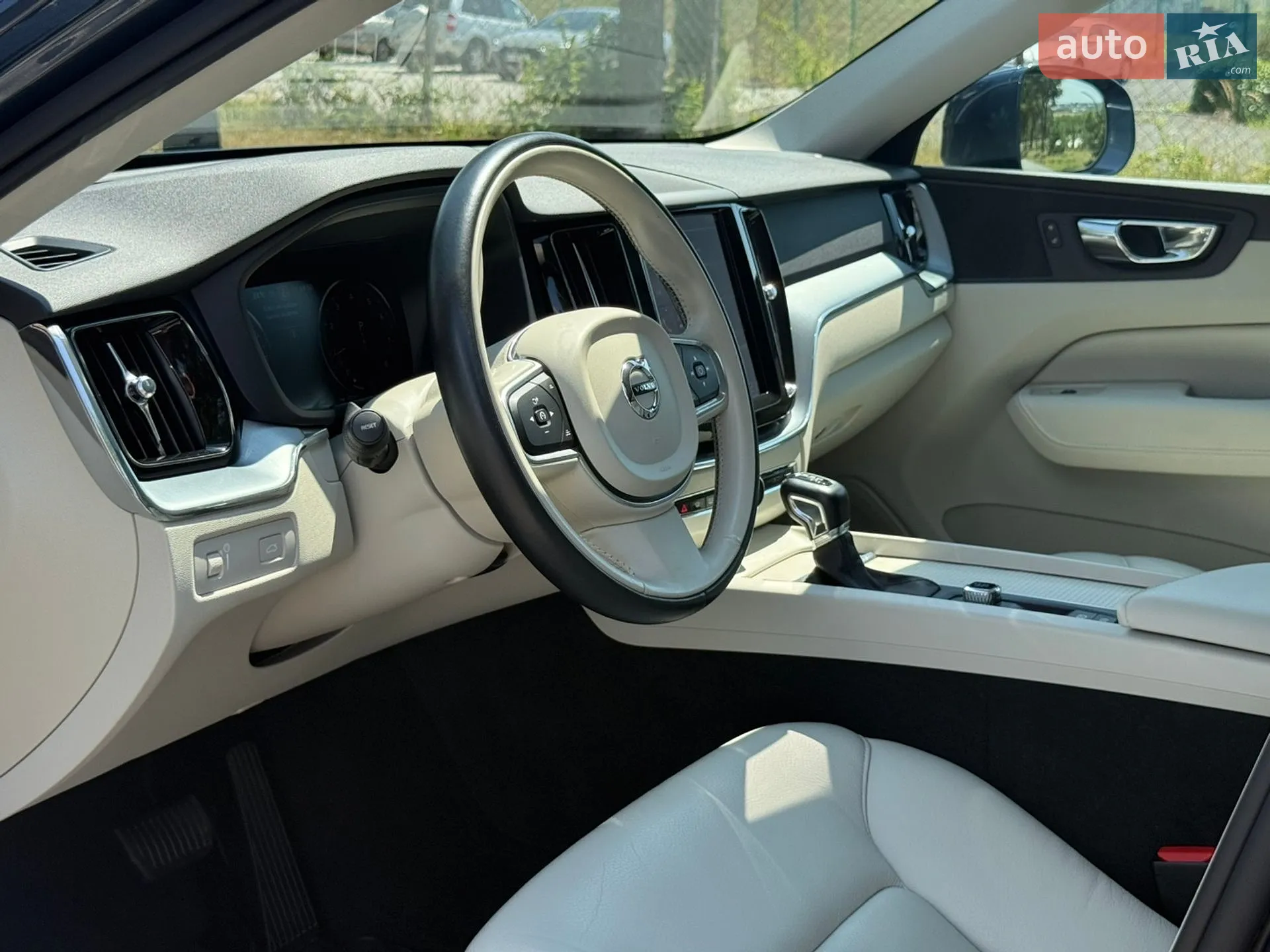 2017 Volvo XC60 - мініатюра 17