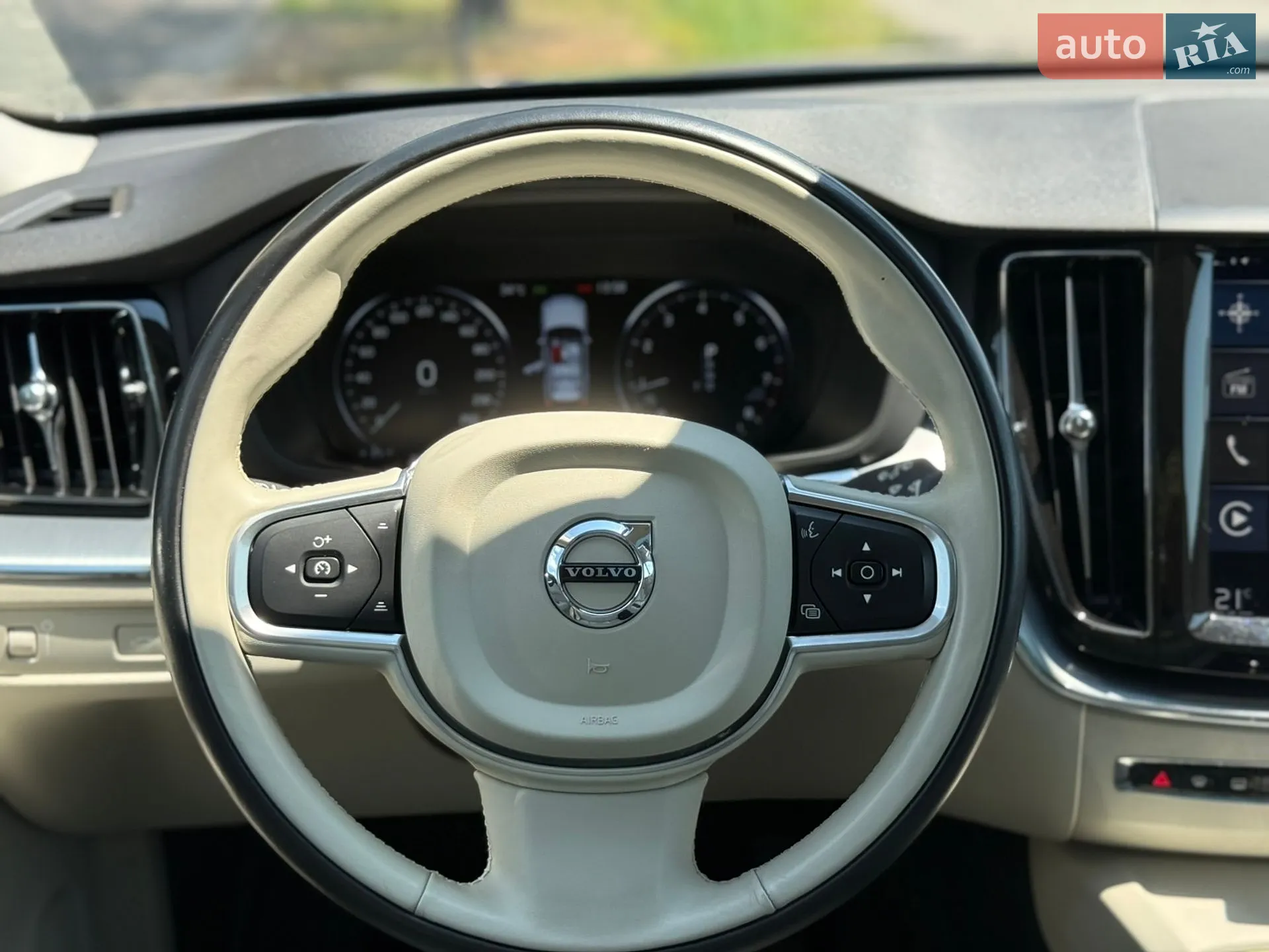 2017 Volvo XC60 - мініатюра 21