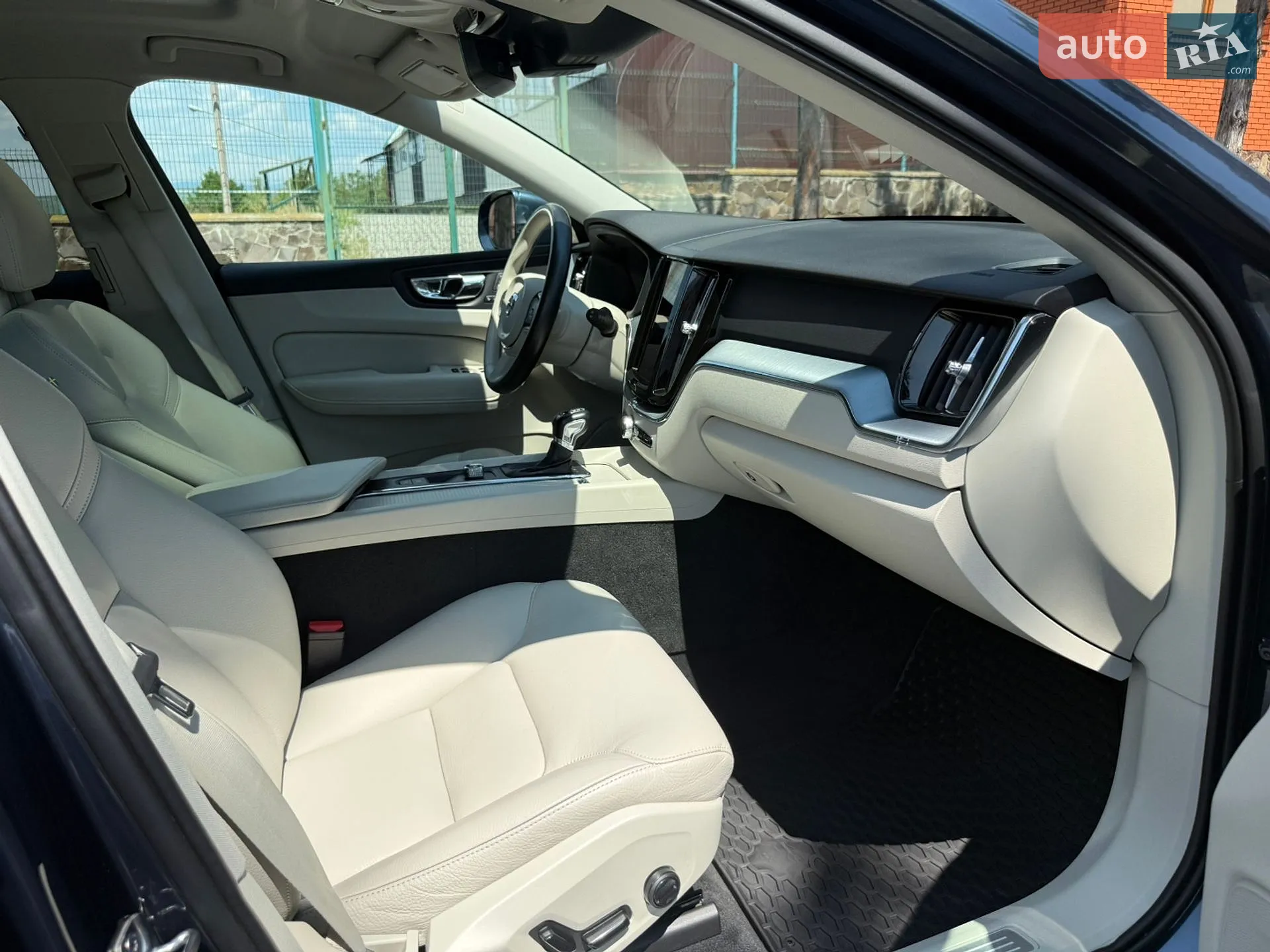 2017 Volvo XC60 - мініатюра 31