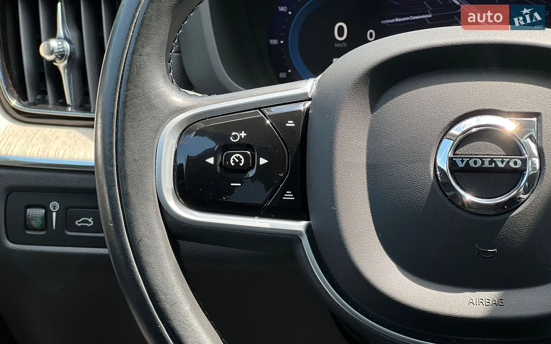 2022 Volvo XC60 - мініатюра 13