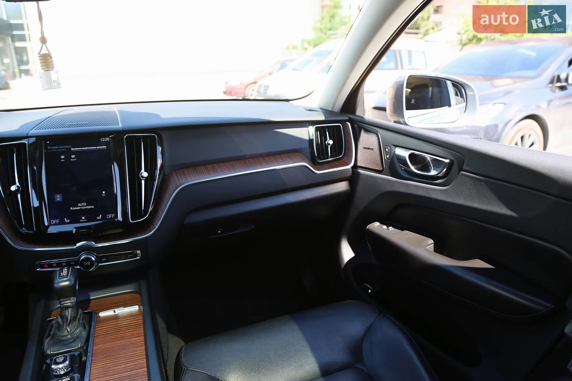 2018 Volvo XC60 - мініатюра 15