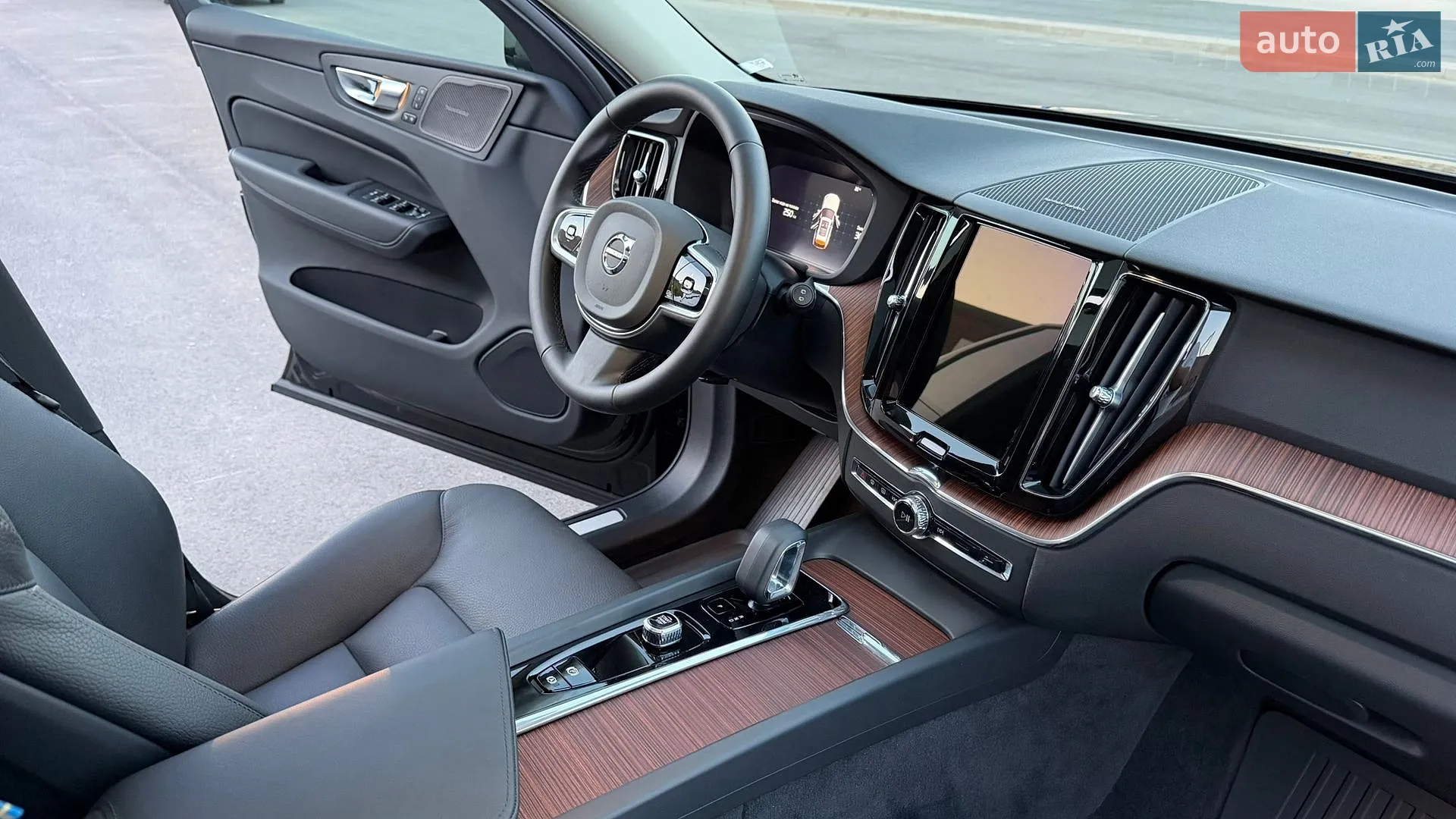 2024 Volvo XC60 - мініатюра 29