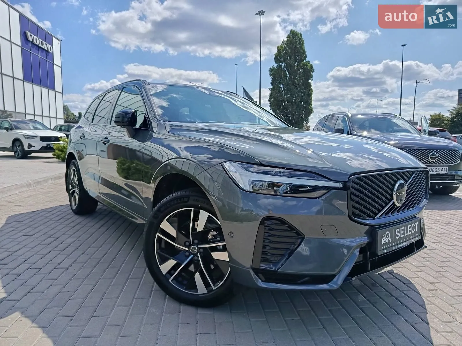 2025 Volvo XC60 - фото 1