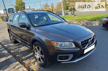 Внедорожник / Кроссовер Volvo XC70 2014 в Киеве