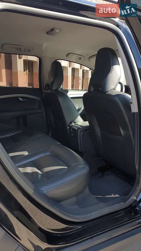 Внедорожник / Кроссовер Volvo XC70 2012 в Львове