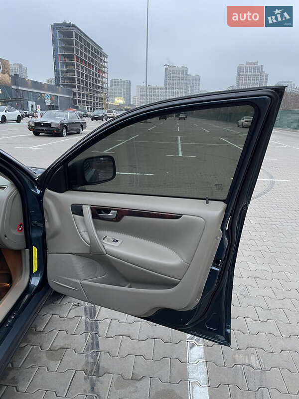 Универсал Volvo XC70 2006 в Киеве