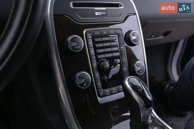 Універсал Volvo XC70 2014 в Луцьку фото 43 Універсал Volvo XC70 2014 в Луцьку