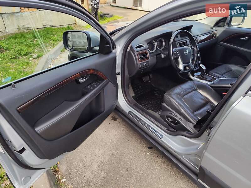 Универсал Volvo XC70 2013 в Киеве