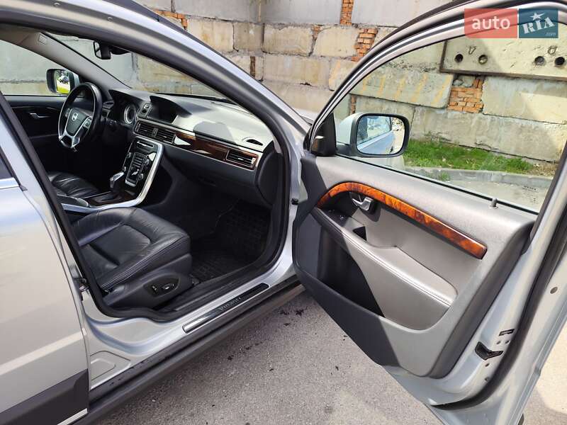 Универсал Volvo XC70 2013 в Киеве