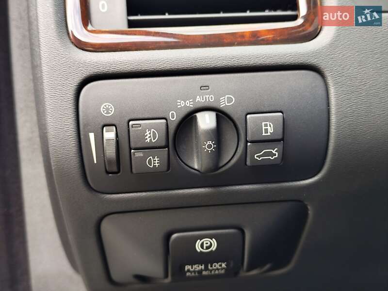 Универсал Volvo XC70 2013 в Киеве