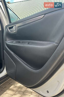 Универсал Volvo XC70 2004 в 
