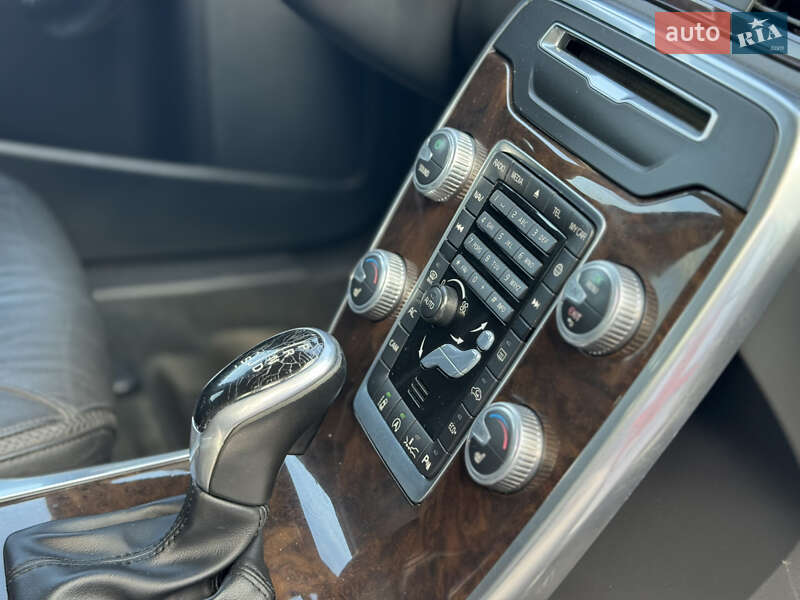 Универсал Volvo XC70 2015 в Львове фото 16 Универсал Volvo XC70 2015 в Львове