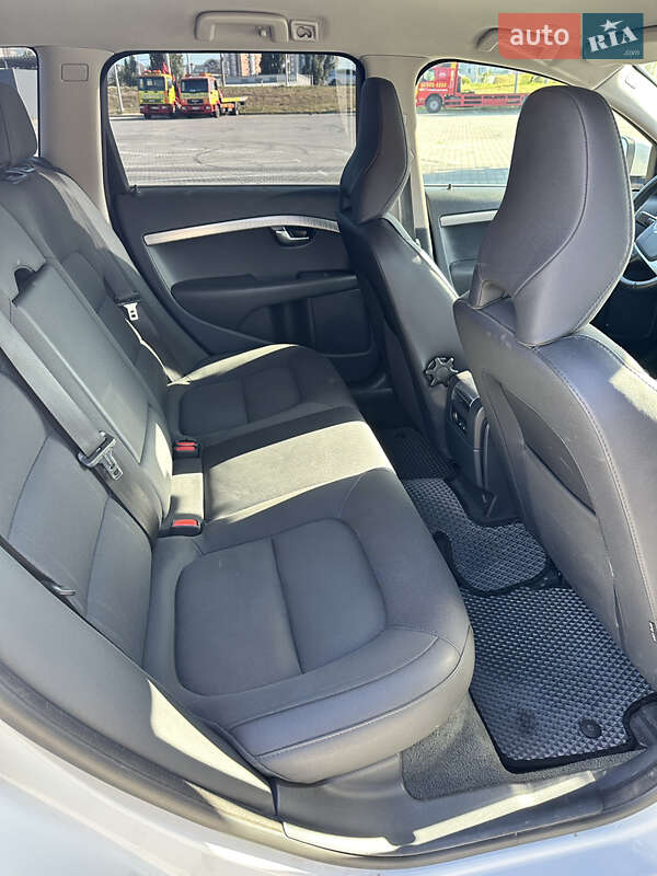 Універсал Volvo XC70 2013 в Києві