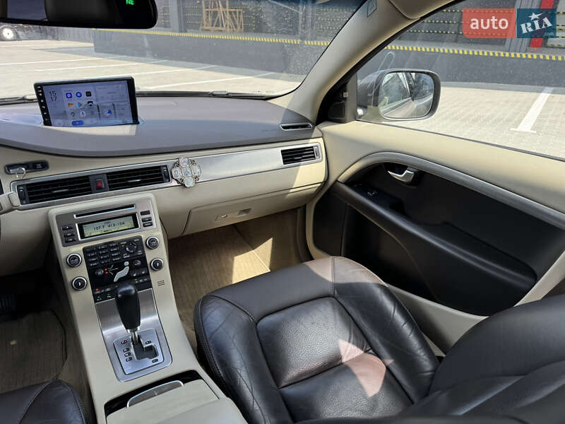 Универсал Volvo XC70 2010 в Житомире