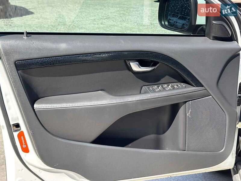 Универсал Volvo XC70 2010 в Львове