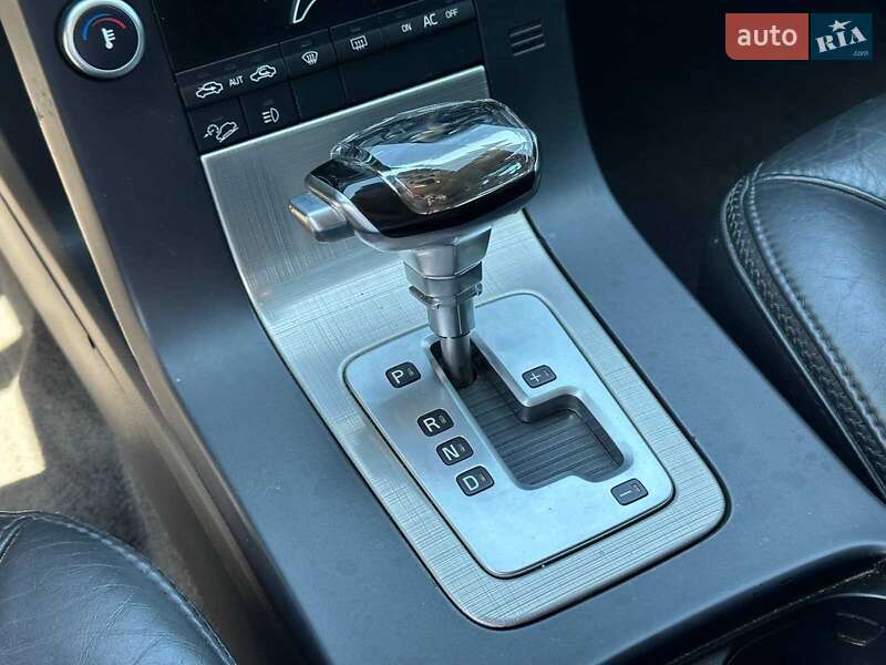 Универсал Volvo XC70 2010 в Львове