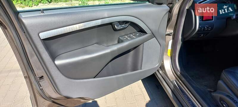 Универсал Volvo XC70 2008 в Киеве