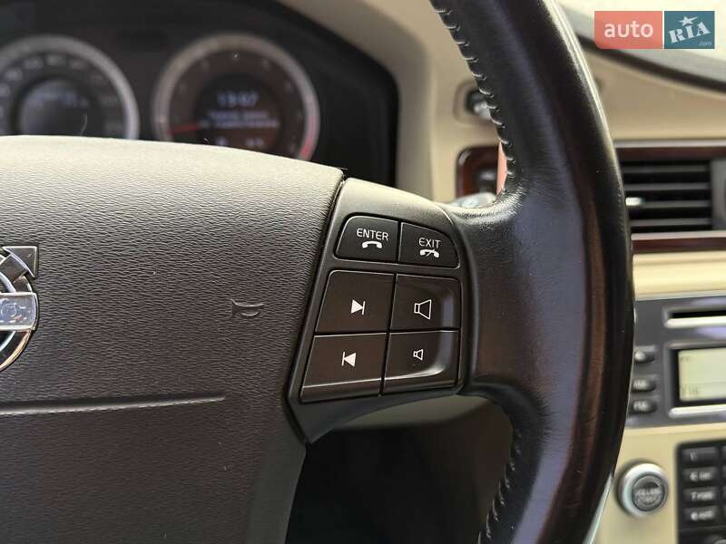 Універсал Volvo XC70 2008 в Києві