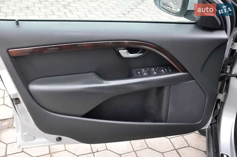 Універсал Volvo XC70 2010 в Львові