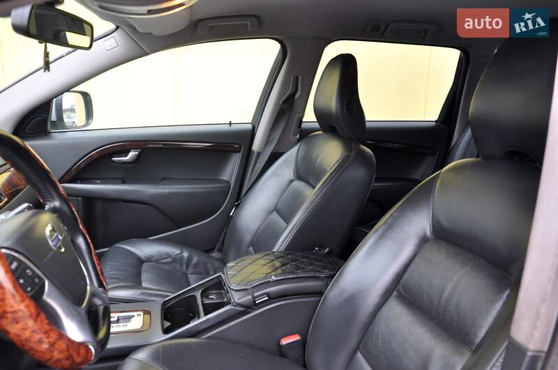 Універсал Volvo XC70 2010 в Львові