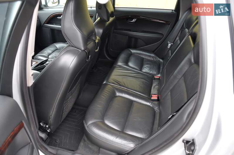 Універсал Volvo XC70 2010 в Львові