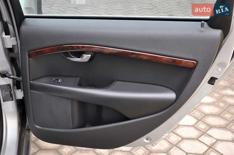 Універсал Volvo XC70 2010 в Львові