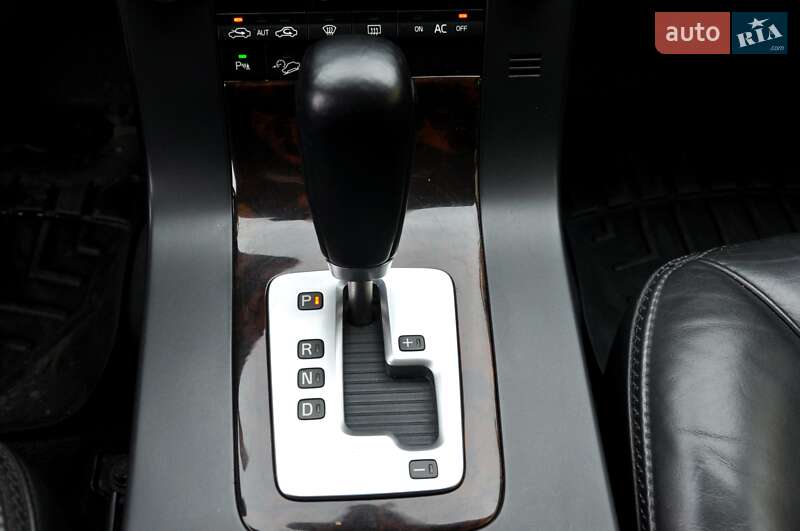 Універсал Volvo XC70 2010 в Львові