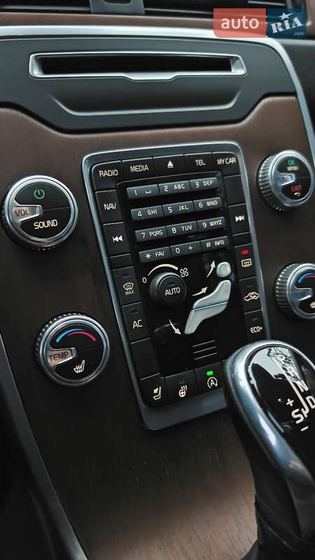 Универсал Volvo XC70 2015 в Могилев-Подольске фото 22 Универсал Volvo XC70 2015 в Могилев-Подольске