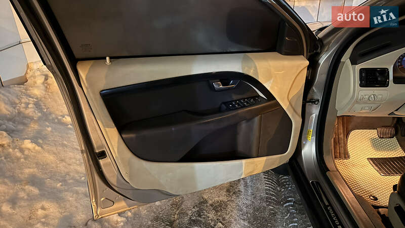 Универсал Volvo XC70 2007 в Киеве