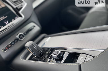 Внедорожник / Кроссовер Volvo XC90 2021 в 