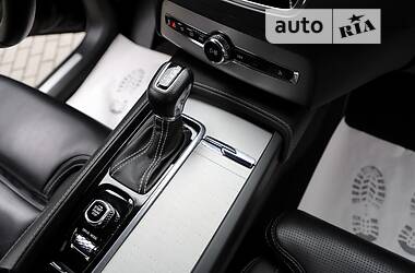 Внедорожник / Кроссовер Volvo XC90 2019 в 