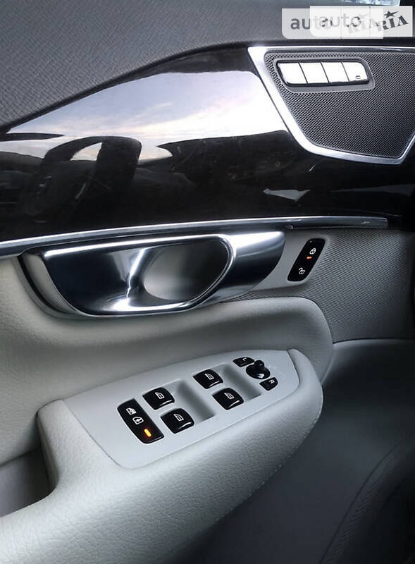 Внедорожник / Кроссовер Volvo XC90 2019 в Запорожье
