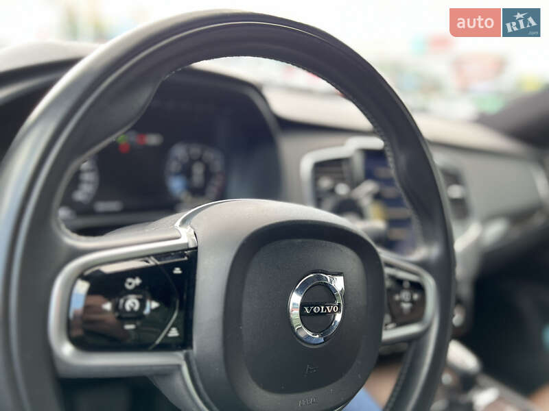Позашляховик / Кросовер Volvo XC90 2017 в Києві
