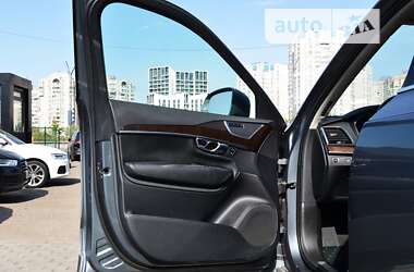 Внедорожник / Кроссовер Volvo XC90 2016 в 