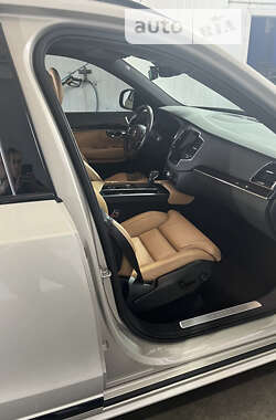 Внедорожник / Кроссовер Volvo XC90 2017 в 