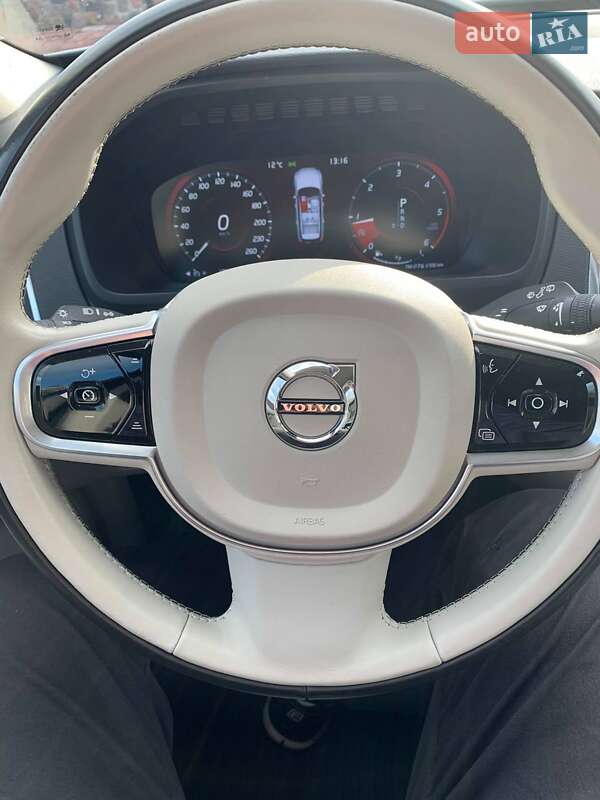 Внедорожник / Кроссовер Volvo XC90 2015 в Киеве