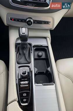 Внедорожник / Кроссовер Volvo XC90 2015 в 