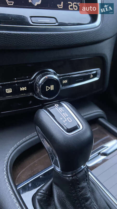 Внедорожник / Кроссовер Volvo XC90 2015 в Киеве