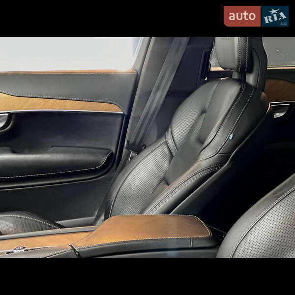 Внедорожник / Кроссовер Volvo XC90 2017 в Черновцах