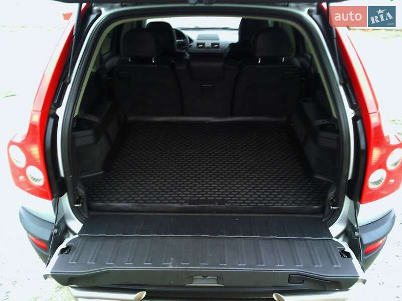 Внедорожник / Кроссовер Volvo XC90 2004 в Кременчуге