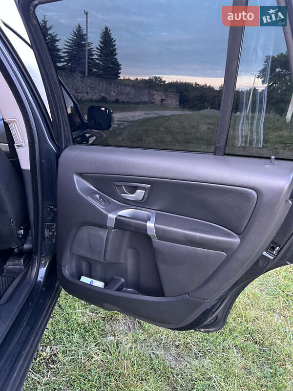 Внедорожник / Кроссовер Volvo XC90 2010 в Теребовле
